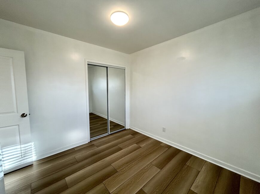 **ALL UTILITIES INCLUDED** Renovated House!!