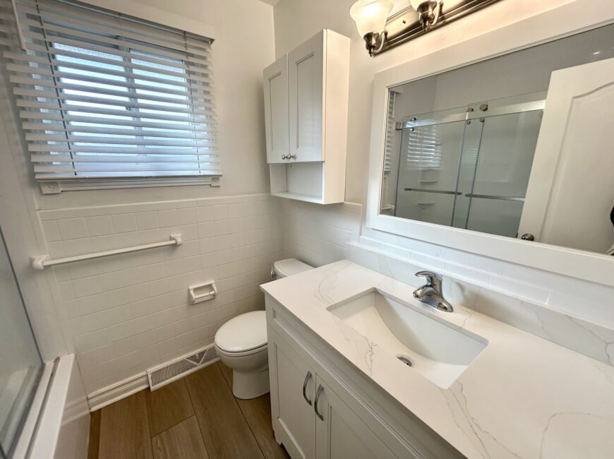 **ALL UTILITIES INCLUDED** Renovated House!!