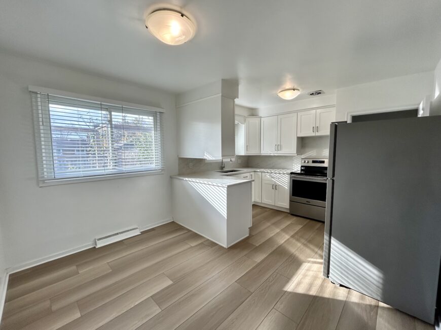 **ALL UTILITIES INCLUDED** Renovated House!!