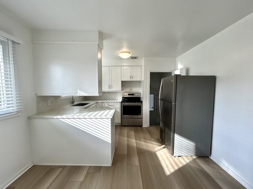 **ALL UTILITIES INCLUDED** Renovated House!!