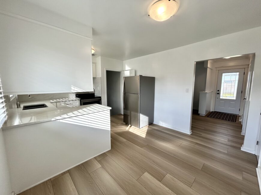 **ALL UTILITIES INCLUDED** Renovated House!!