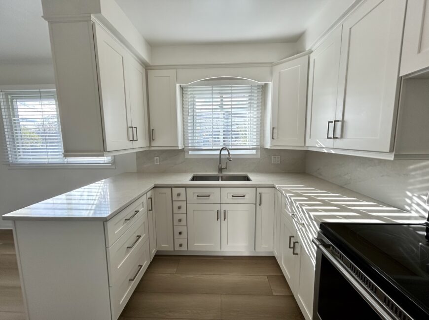 **ALL UTILITIES INCLUDED** Renovated House!!