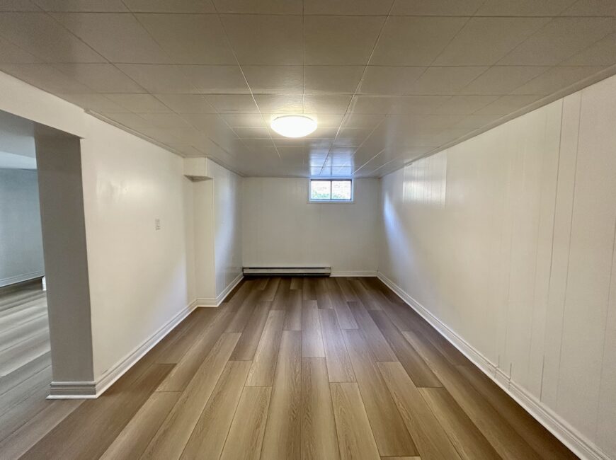 **ALL UTILITIES INCLUDED** Renovated House!!