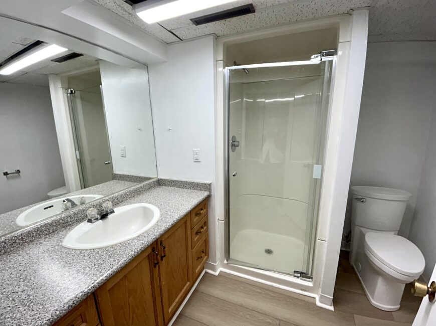 **ALL UTILITIES INCLUDED** Renovated House!!