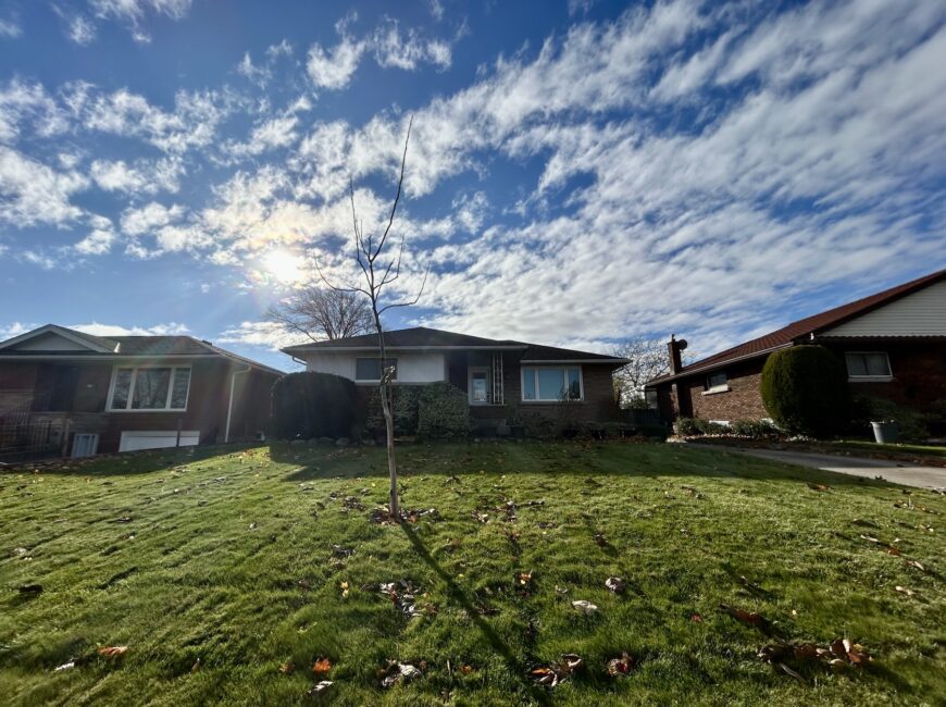 **ALL UTILITIES INCLUDED** Renovated House!!