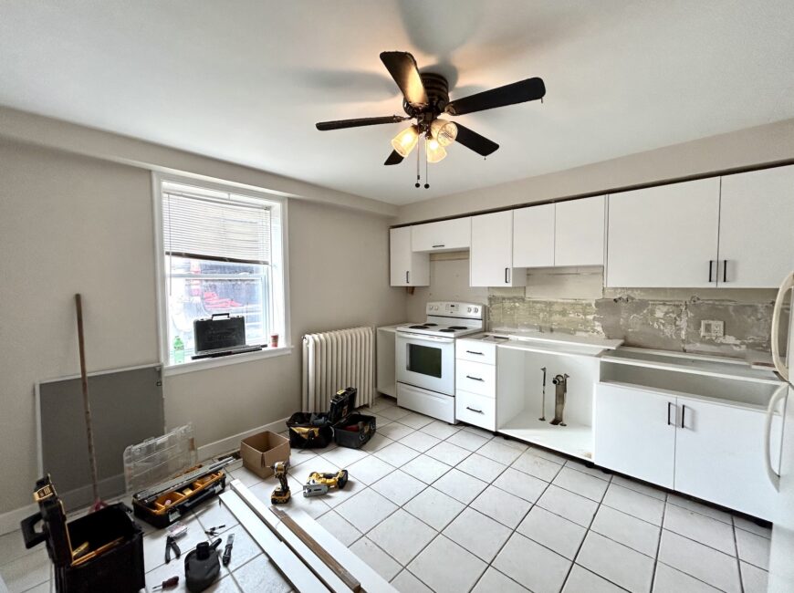 **PORT DALHOUSIE** RENOVATED 1 Bed Unit!!