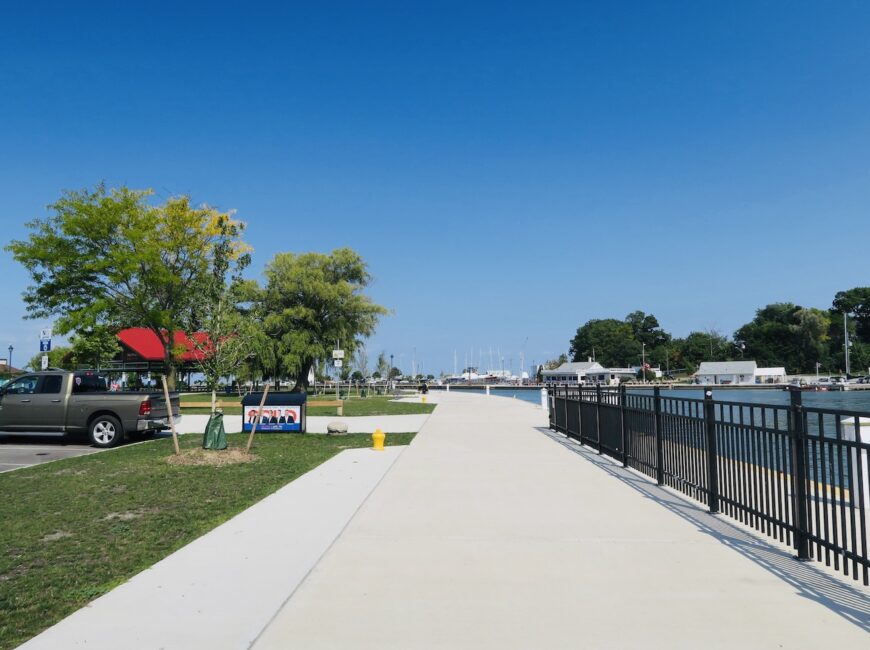 **PORT DALHOUSIE** RENOVATED 1 Bed Unit!!