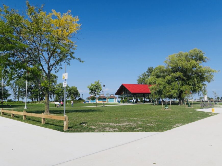 **PORT DALHOUSIE** RENOVATED 1 Bed Unit!!