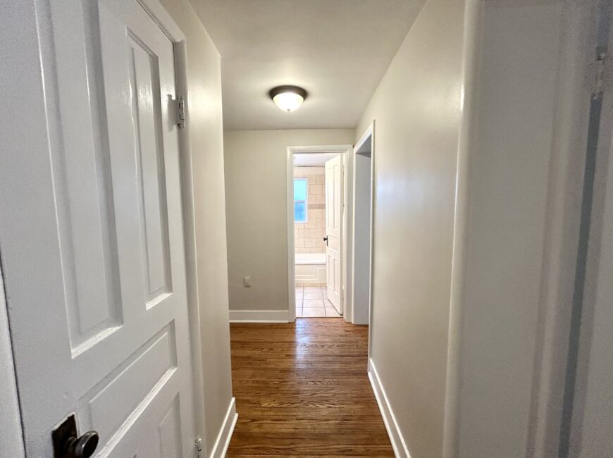 **PORT DALHOUSIE** RENOVATED 1 Bed Unit!!