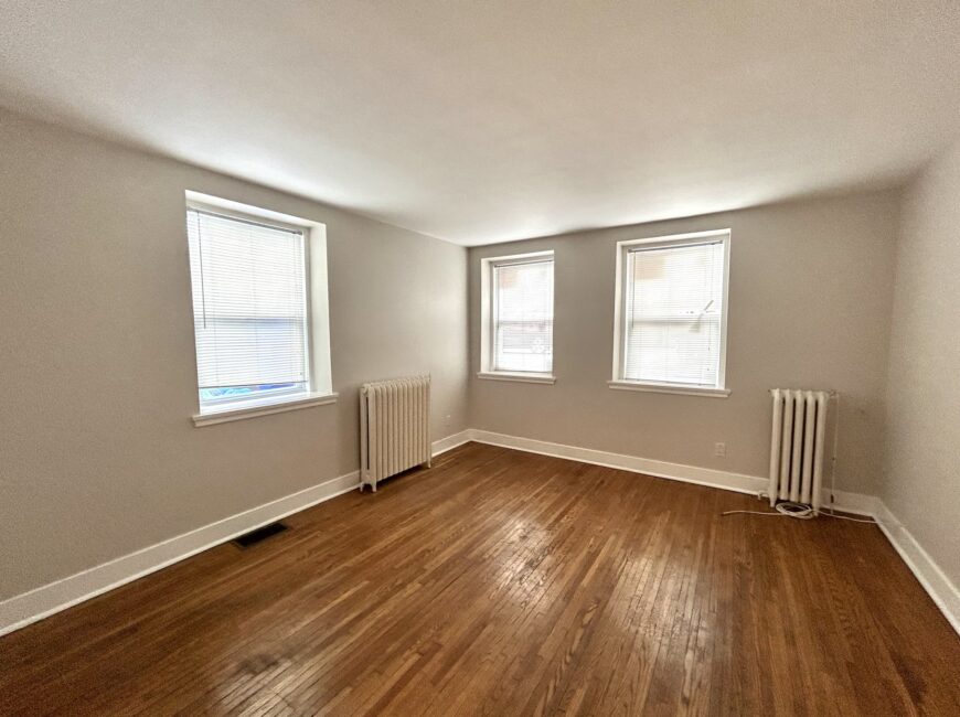 **PORT DALHOUSIE** RENOVATED 1 Bed Unit!!