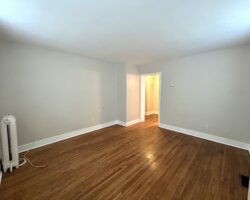 **PORT DALHOUSIE** RENOVATED 1 Bed Unit!!