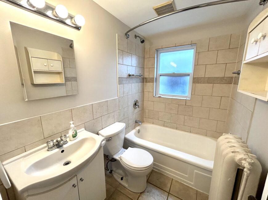 **PORT DALHOUSIE** RENOVATED 1 Bed Unit!!