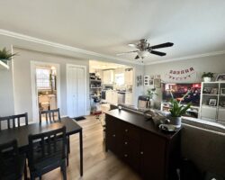 **MAIN FLOOR UNIT** Central Welland!!