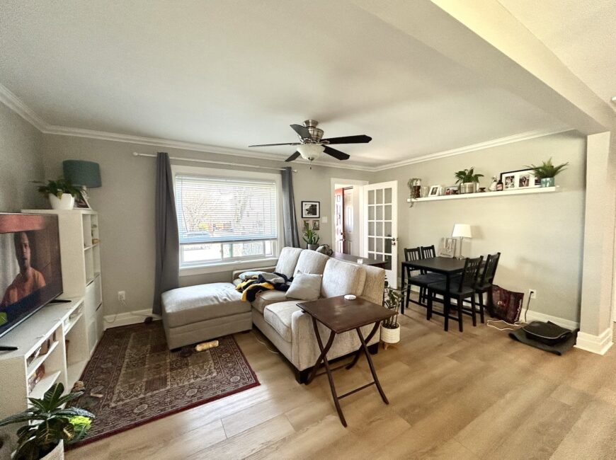 **MAIN FLOOR UNIT** Central Welland!!