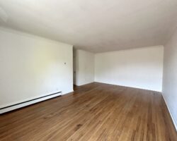 **PORT DALHOUSIE** Spacious 2 Bedroom Unit!!
