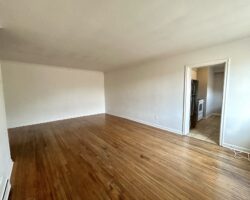 **PORT DALHOUSIE** Spacious 2 Bedroom Unit!!