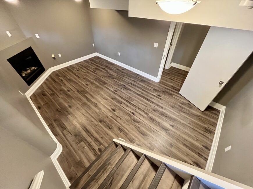 **NORTH END** 1 Bed Plus Den Apartment!!