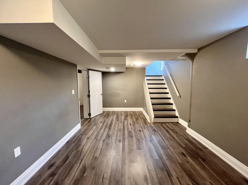 **NORTH END** 1 Bed Plus Den Apartment!!