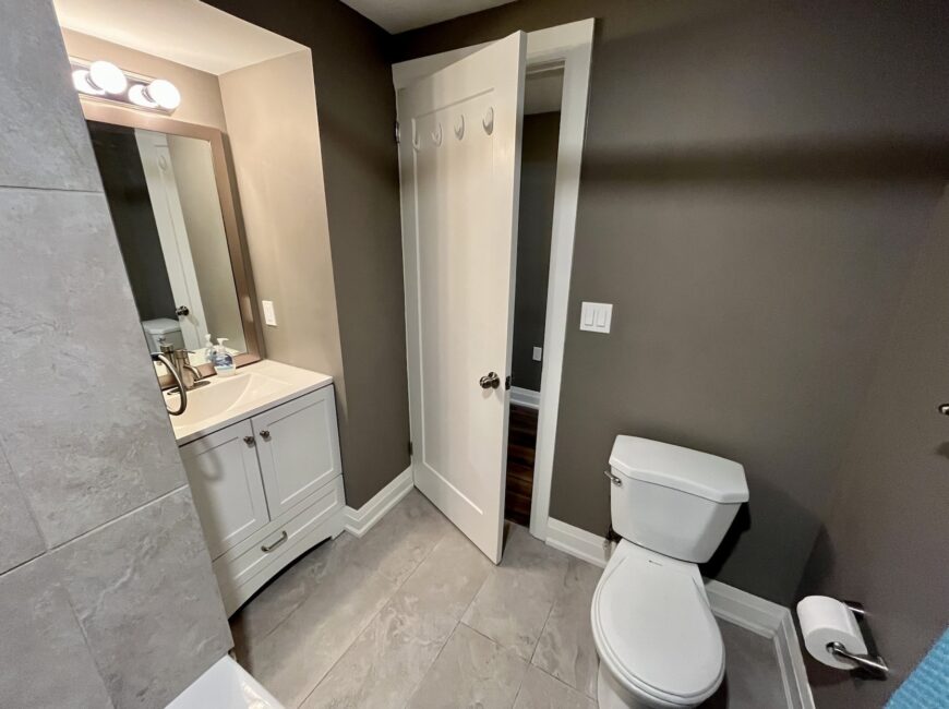 **NORTH END** 1 Bed Plus Den Apartment!!