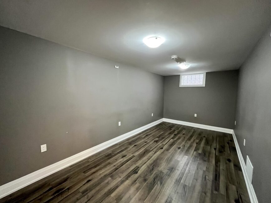 **NORTH END** 1 Bed Plus Den Apartment!!