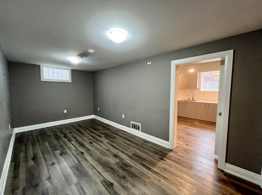 **NORTH END** 1 Bed Plus Den Apartment!!