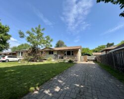 **NORTH END** 3 Bedroom Detached Home!!
