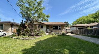 **NORTH END** 3 Bedroom Detached Home!!