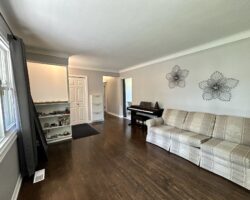 **NORTH END** 3 Bedroom Detached Home!!