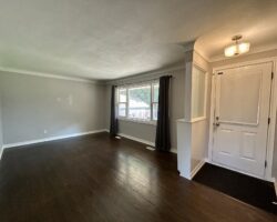 **NORTH END** 3 Bedroom Detached Home!!