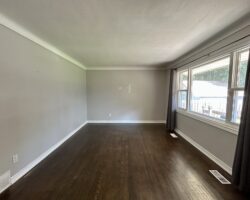 **NORTH END** 3 Bedroom Detached Home!!
