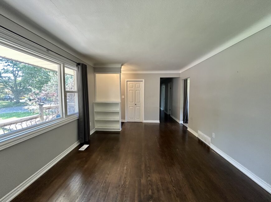 **NORTH END** 3 Bedroom Detached Home!!