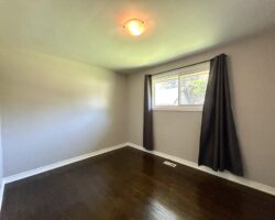 **NORTH END** 3 Bedroom Detached Home!!