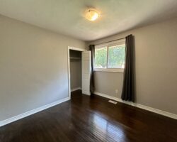 **NORTH END** 3 Bedroom Detached Home!!