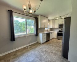**NORTH END** 3 Bedroom Detached Home!!