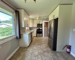 **NORTH END** 3 Bedroom Detached Home!!