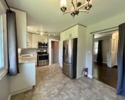 **NORTH END** 3 Bedroom Detached Home!!