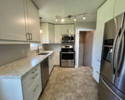**NORTH END** 3 Bedroom Detached Home!!