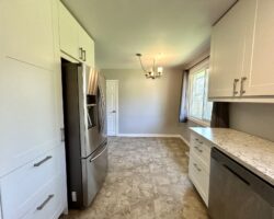 **NORTH END** 3 Bedroom Detached Home!!