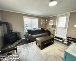 **DETACHED UNIT** 1 Bedroom in North End!!