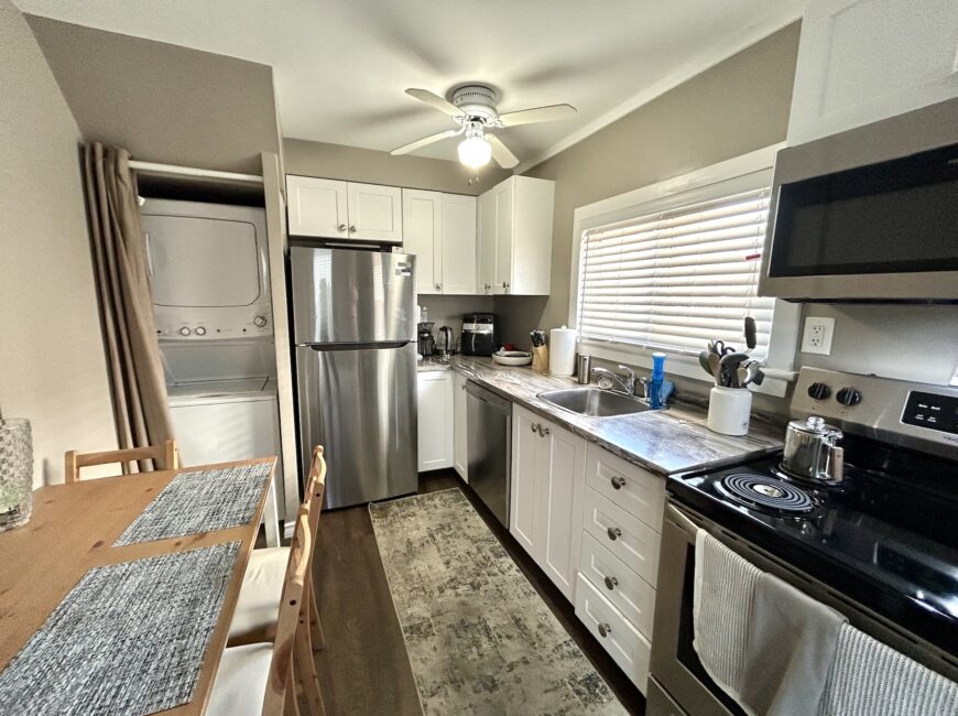 **DETACHED UNIT** 1 Bedroom in North End!!