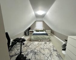 **DETACHED UNIT** 1 Bedroom in North End!!
