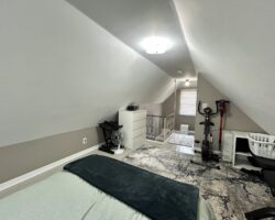**DETACHED UNIT** 1 Bedroom in North End!!